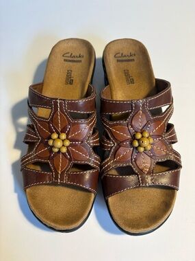 Clarks Brown Leather Floral Beaded Slide Mules, Women’s Sz 7.